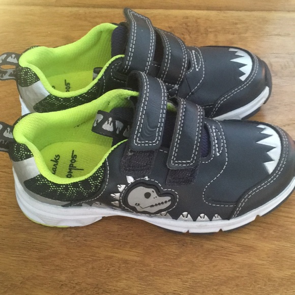 clarks dinosaur light up trainers